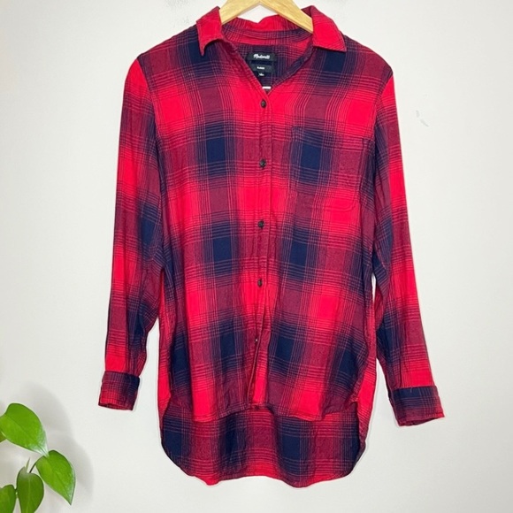 *SALE* Madewell Ex Boyfriend Plaid Button Shirt Red and Navy - Picture 2 of 6